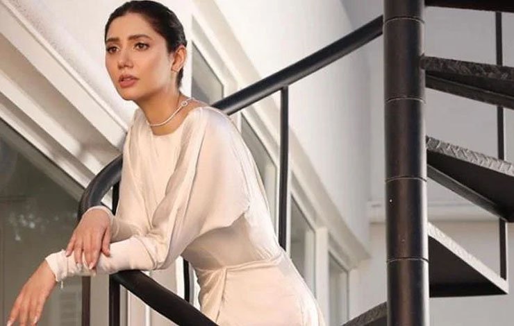 Mahira Khan Green Peshwaz