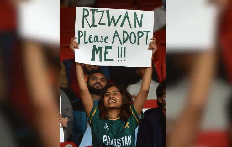 viral photo netizens female placard mohammad rizwan