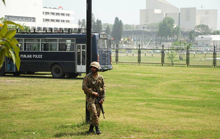 Asif Ali Zardari, PPP MNAs, Article 63-A, no-confidence motion