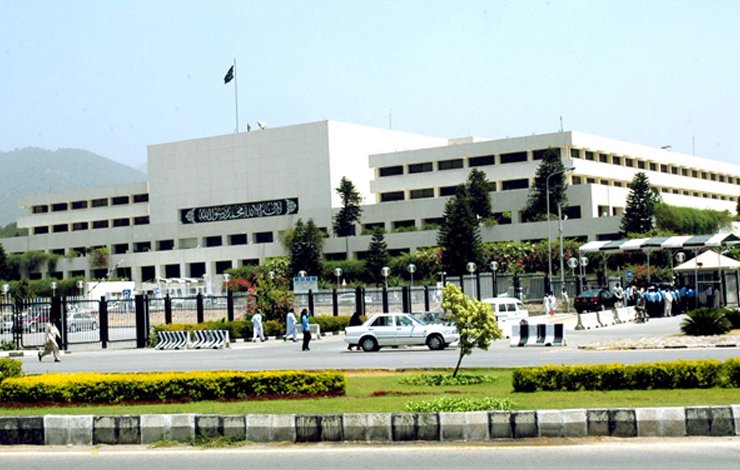 Standing committees, dysfunctional, Senate, NA, PTI resignations, portfolios