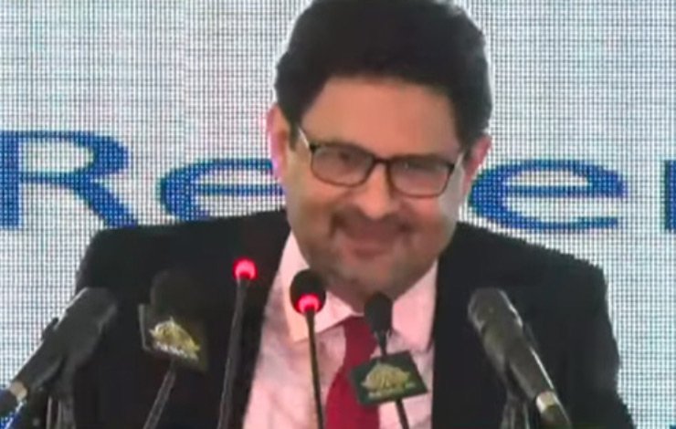 Miftah Ismail, fuel hike, ship owners