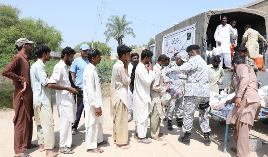 PN Deploys Hovercraft & Helicopters in Flood Affected Areas