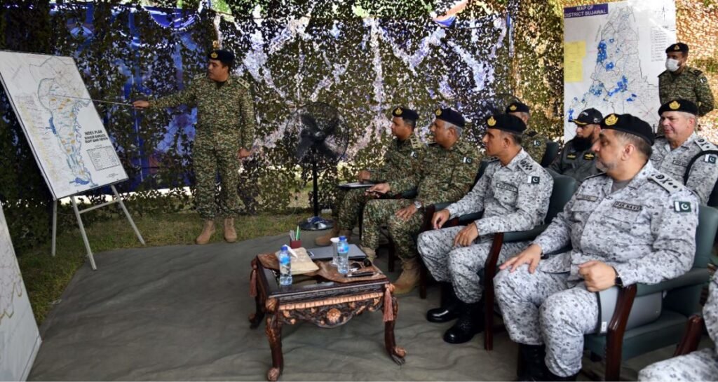 Chief of Naval Staff Visits Flood Affected Area of Sujawal