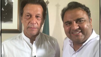 Imran Khan, Fawad Chaudhry, warrant, arrest, suspended, عمران خان، فواد چوہدری، وارنٹ، گرفتاری، معطل،