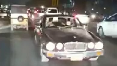 Photo of کراچی کی سڑکوں پر ریورس گاڑی چلانے کی ویڈیو وائرل