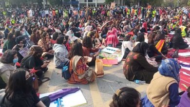 Photo of میرا جسم میری مرضی کے نعروں کے درمیان عورت مارچ کا انعقاد