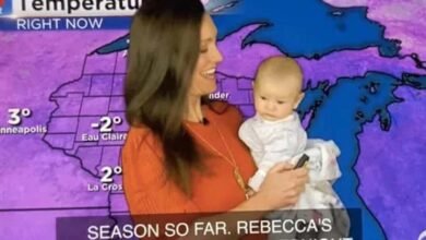 Photo of امریکی اینکر کی بچی کوگودمیں اٹھاکر موسم کا حال بتانے کی وڈیو وائرل