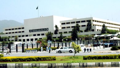 Photo of سیاسی شخصیات اور اداروں کا میڈیا سے شکوہ، میڈیا گریبان میں جھانکے