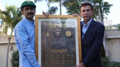 Photo of جاوید میانداد باقاعدہ طور پر پی سی بی ہال آف فیم میں شامل