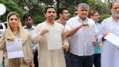 Photo of سندھ اسمبلی، پی ٹی آئی ارکان استعفوں کیلیے عمران خان کے اشارے کے منتظر