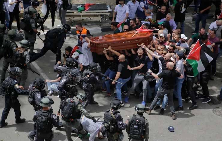 Abu Akleh funeral، خاتون فلسطینی صحافی