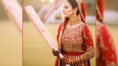 Photo of کرکٹر کرن امتیاز کی  دلہن بن کربیٹ تھامنے کی تصویر وائرل