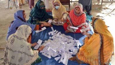 Photo of کراچی اور حیدرآباد ڈویژنز میں بلدیاتی انتخابات کیلئے پولنگ کا وقت ختم، ووٹوں کی گنتی جاری