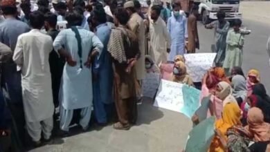 Photo of سندھ میں پانی کی قلت کے خلاف کاشتکاروں کا ہائی وے مظاہرہ، ٹریفک معطل