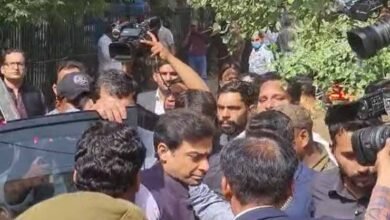 Photo of منی لانڈرنگ کیس: وزیراعظم اور وزیراعلیٰ کی پیشی ، سیکورٹی بدنظمی پر عدالت کا اظہار برہمی