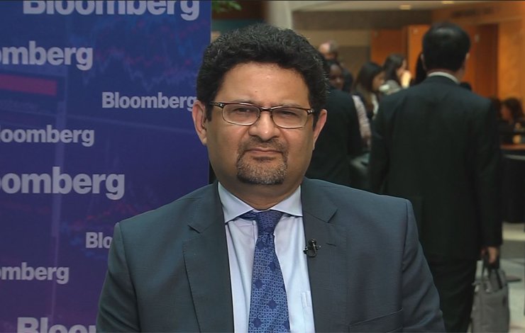 Miftah Ismail, Bloomberg, مفتاح اسماعیل، بلوم برگ