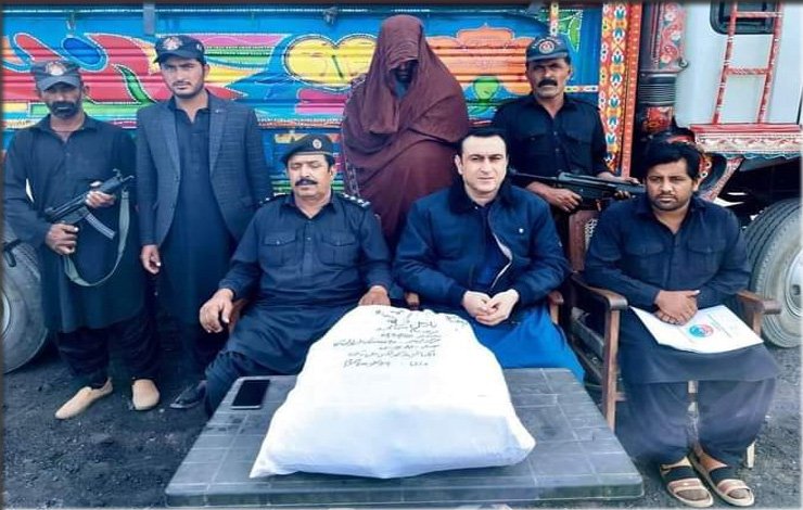 Barkhan, anti-narcotics, investigation, 40 kg, high, quality, marijuana, Recover, بارکھان، اینٹی نارکوٹکس، کارروائی، 40 کلو، اعلیٰ، کوالٹی، چرس، برآمد،