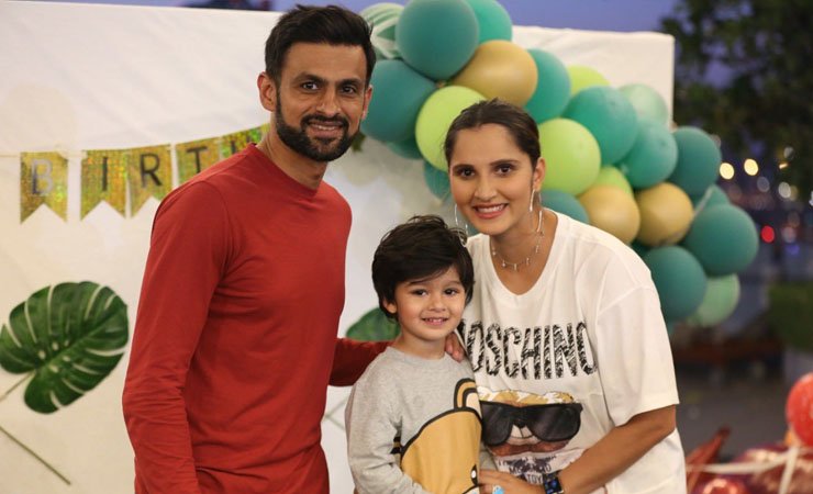 shoaib malik with family, شعیب ملک