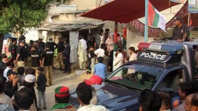 Photo of کراچی میں بلدیاتی انتخابات کے مشکوک نتائج کے بعد ہنگامے پھوٹ پڑے