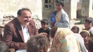 Photo of ڈی ای او دادو کو بااثر گھوسٹ ملازمین کیخلاف کارروائی مہنگی پڑگئی