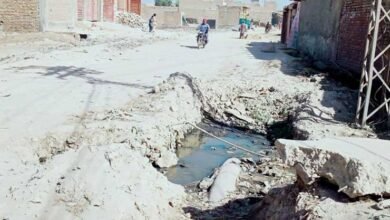 Photo of سکھر کے نواحی علاقوں میں کھلے ہوئے مین ہولز شہریوں کے لیے وبال جان