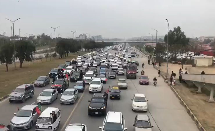 imran khan arrival in islamabad, برطانوی صحافی