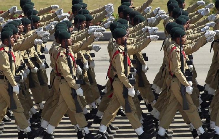 یوم پاکستان فوجی پریڈ
