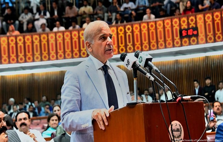 Prime Minister, Shahbaz Sharif, a year, performance, the public, in front, submitted, وزیراعظم، شہباز شریف، ایک سال، کارکردگی، عوام، سامنے، پیش کردی،