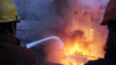 Photo of نیوکراچی انڈسٹریل ایریا کی تین فیکٹریوں میں آتشزدگی، 4 فائر فائٹرز جاں بحق