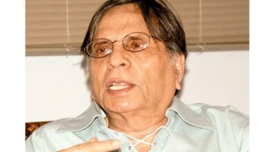 Photo of عمر بھر استحصالی طبقے سے نبرد آزما ڈاکٹرمبارک علی بڑھاپے میں استحصال کا شکار