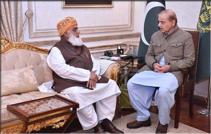 Shahbaz Sharif, Maulana Fazlur Rehman, meeting, political, Strategy, exchange of ideas exchange of opinions, Minister of Communications, Asad Mahmood, Prime Minister House, Islamabad, budget, شہباز شریف، مولانا فضل الرحمان، ملاقات، سیاسی، حکمت عملی، تبادلہ خیال، وزیر مواصلات، اسد محمود، وزیراعظم ہاؤس، اسلام آباد، بجٹ،