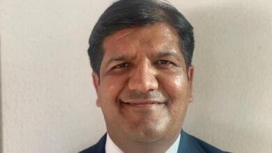 Photo of شہباز حکومت میں وزارت صحت چلانے والے افسر کو عہدے سے ہٹا دیا گیا