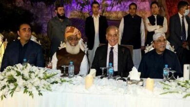 Photo of ’سب کے لیے قابل قبول‘ نگراں سیٹ اپ کےلیے مشاورت جاری ہے، وزیراعظم