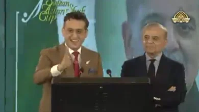 Photo of وزیراعظم نے کامیڈین شفاعت کو اپنی نقل اتارنے کیلئے اسٹیج پر بلالیا