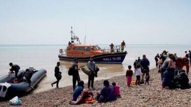 Photo of تارکین وطن کا کشتیوں کے ذریعے برطانیہ آمد کا ریکارڈ قائم